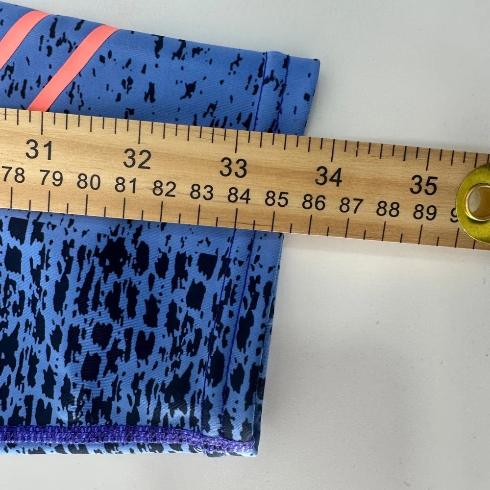 Athleta Women's Blue Animal Print Leggings with Pink Stripes - Size M - Picture 7 of 10